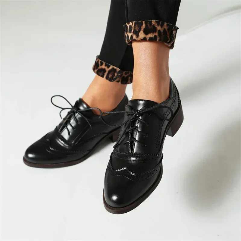 Scarpe basse inglesi da donna  - Oxford Shoes Brogue recensione e prezzo